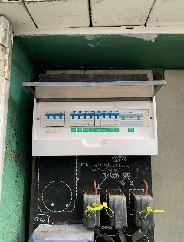 Upgraded switchboard with new circuit breakers